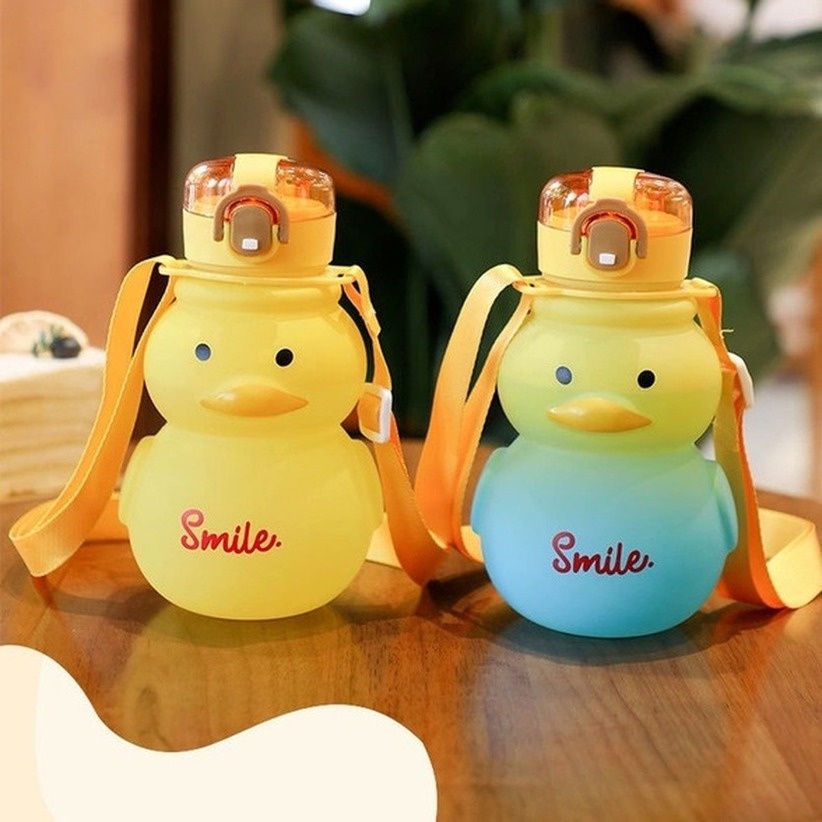 BÌNH NƯỚC HÌNH VỊT VÀNG DUNG TÍCH 650ML CỰC DỄ THƯƠNG.