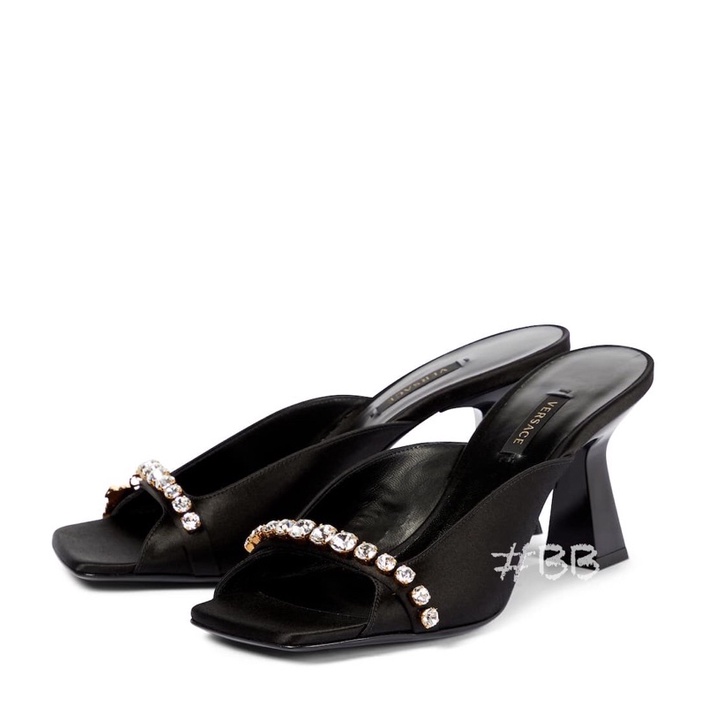 Guốc hở mũi đá viền quanh