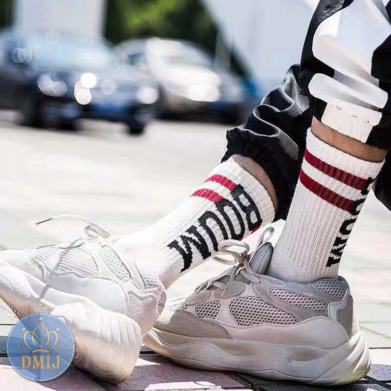 Tất nữ cổ cao phong cách hàn quốc họa tiết chữ BOOM đáng yêu