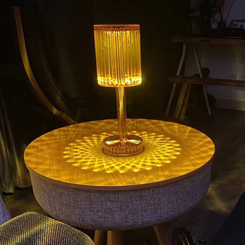 Đèn Ngủ Để Bàn Sạc Usb Đính Đá Pha Lê Sang Trọng