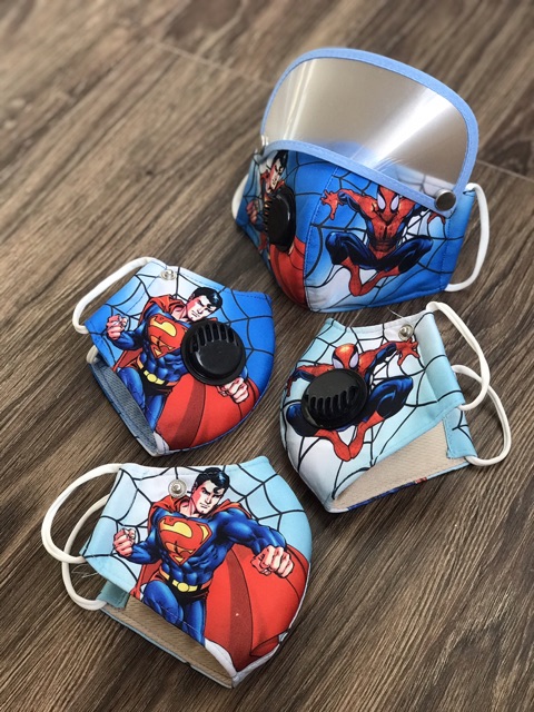 Khẩu trang vải 3D Spiderman cho bé có van và kính