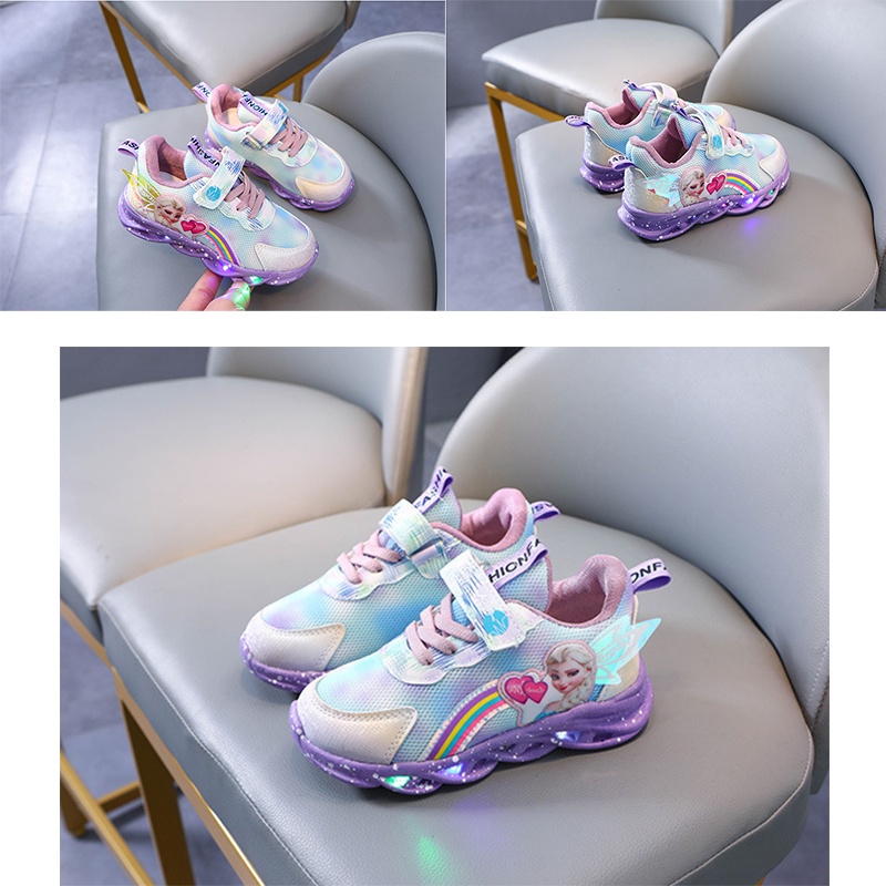 Giày Thể Thao Đế Mềm Chống Trượt Thoáng Khí Có Đèn LED In Hình Công Chúa Elsa Thời Trang Cho Bé Gái