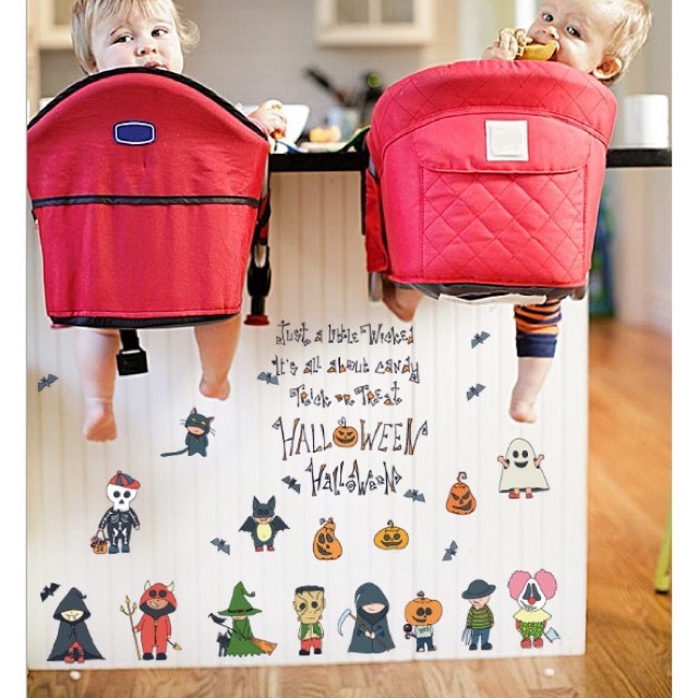 Decal dán tường Halloween - Quỷ yêu vui vẻ kèm chữ