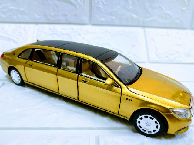 Xe mô hình Limousine Mercedes Maybach S650 Pullman 1:32