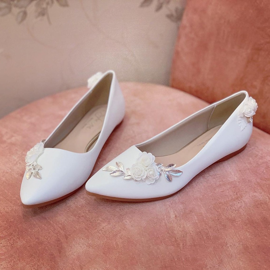 Giày cưới Nghé Art búp bê đính hoa hồng lụa trắng 226