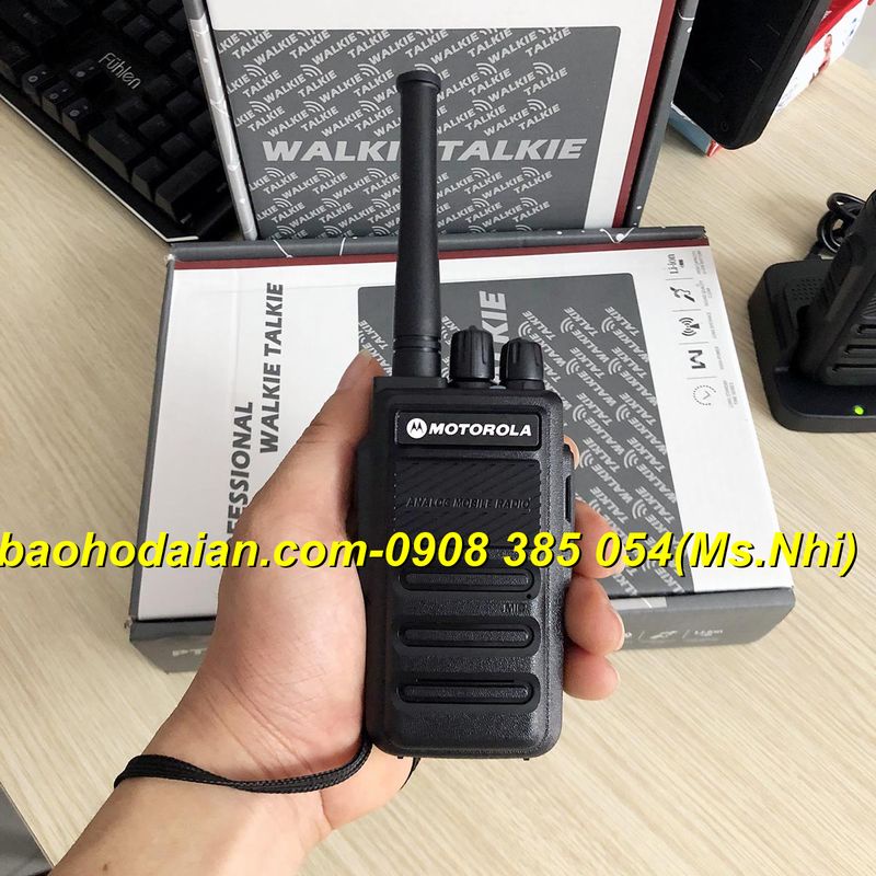 Bộ đàm cầm tay Motorola CP880
