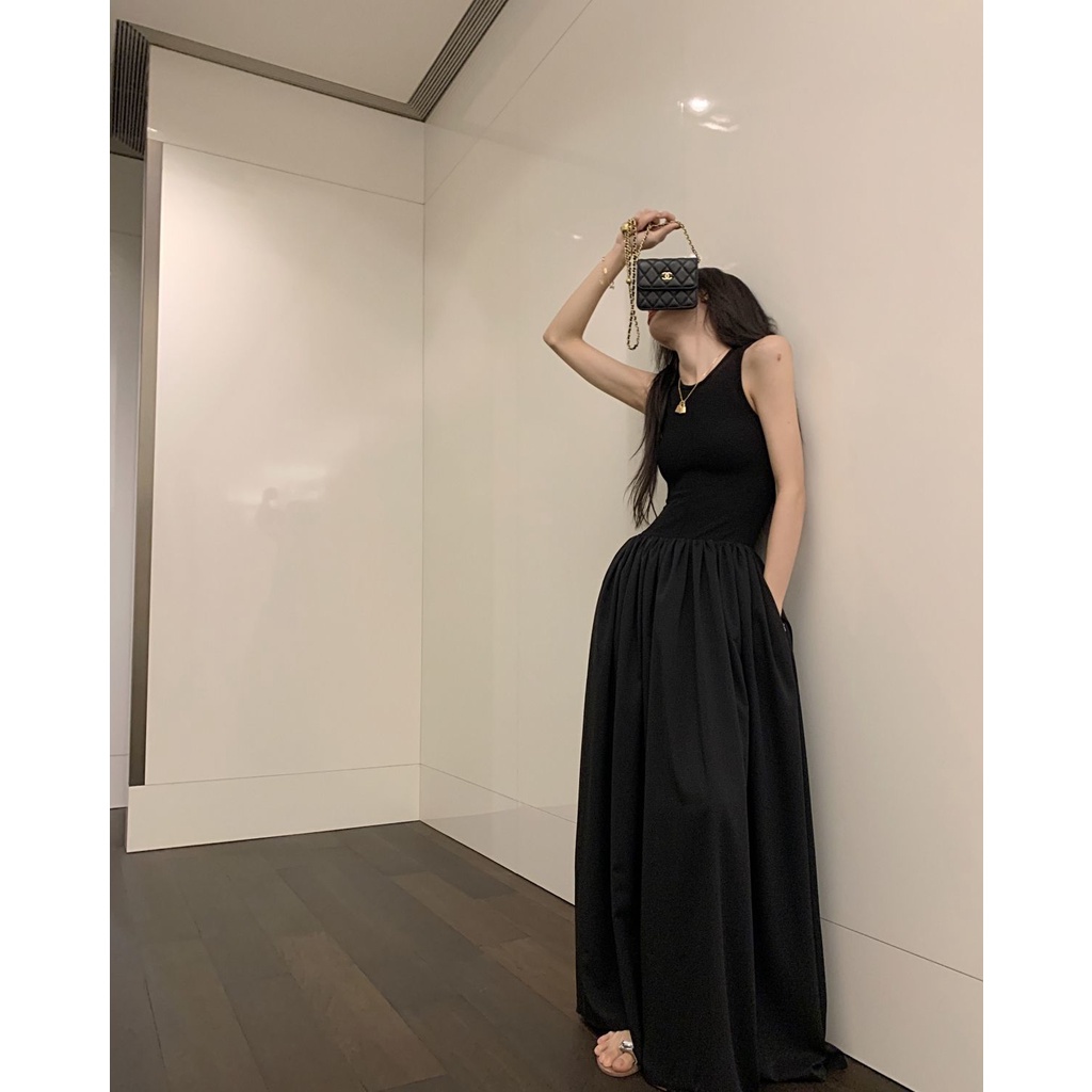 Đầm Sát Nách Hở Vai Màu Trắng Phong Cách Mới 2022✨✨Đầm Dáng Dài Ôm Eo Thiết Kế Thanh Lịch Cho Nữ