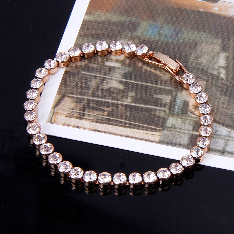 Vòng tay thiết kế sáng tạo thời trang cho nữ