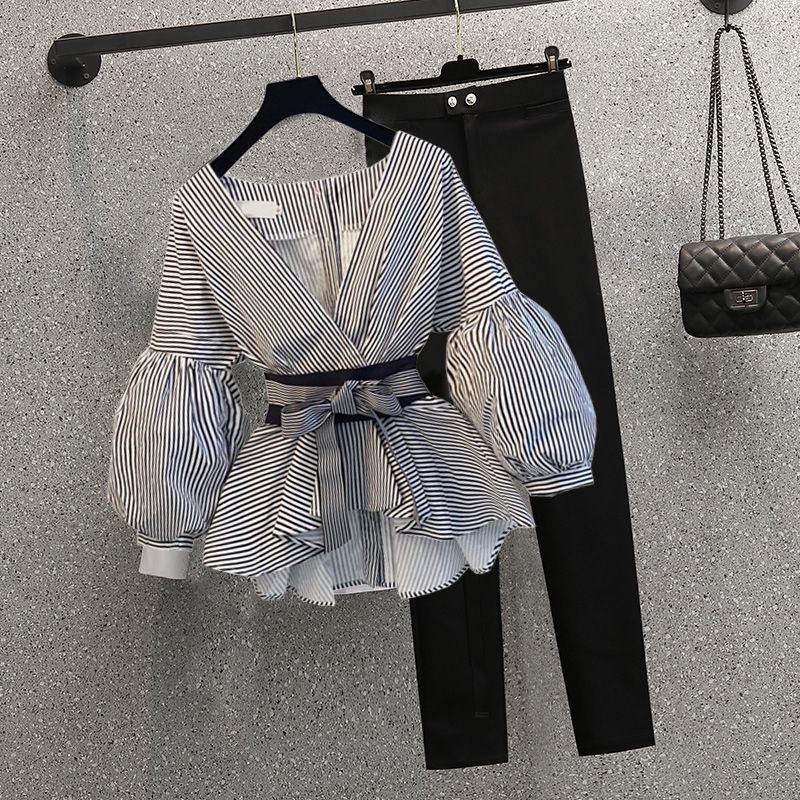 Áo Sơ Mi Đen Cổ V Kèm Quần Dài Ôm Dáng Phong Cách Retro Thời Trang Mùa Thu Cho Nữ