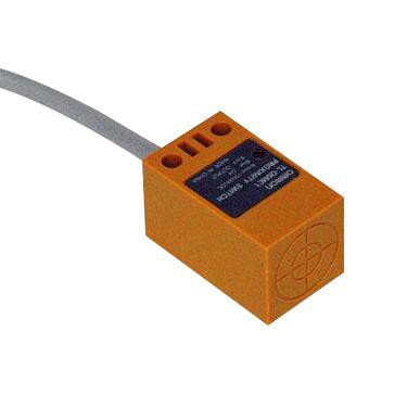 Cảm Biến Omron TL-Q5MB1-Z
