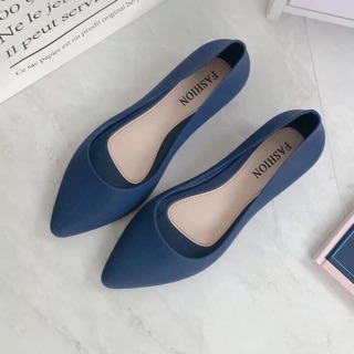 Giày nhựa đi mưa