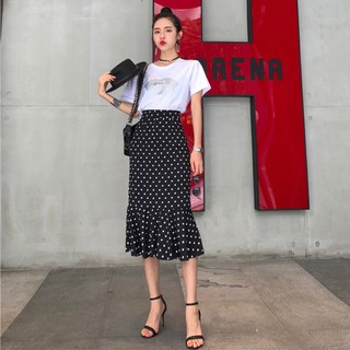 Voan gân chấm bi nền đen