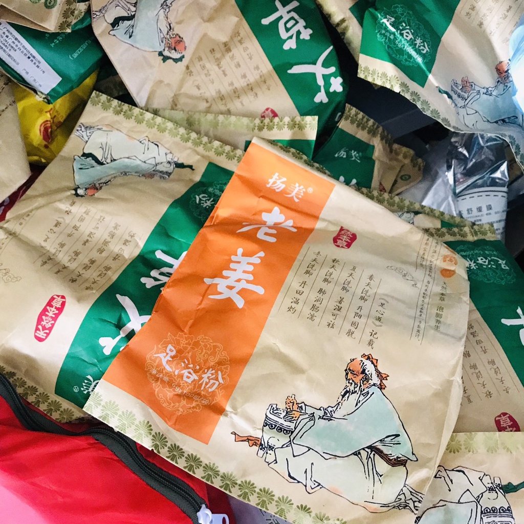 Ngâm chân thảo dược ngải cứu, gừng, tây chăm sóc chân dưỡng ấm cơ thể