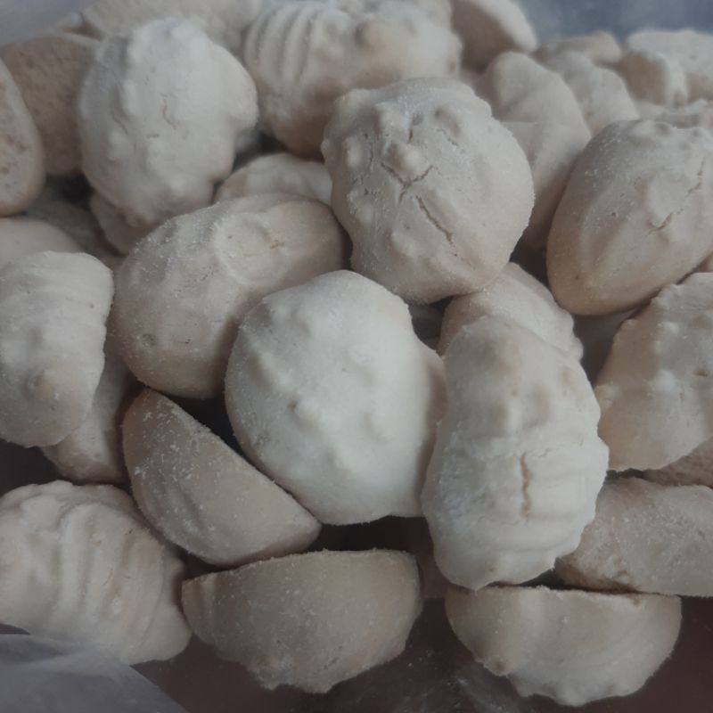 BÁNH MEN SỮA NƯỚNG THAN TRE.
