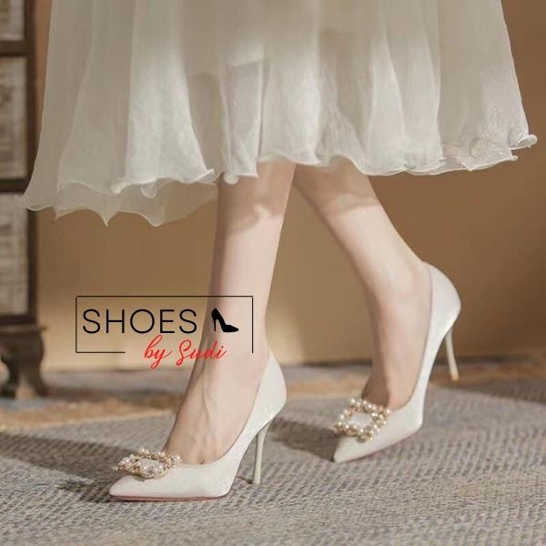 Giày cao gót 9p bít mũi nhọn có đính đá bản to có 2 màu trắng đen quyến rũ mọi ánh nhìn SUDI SHOES H167-BCF