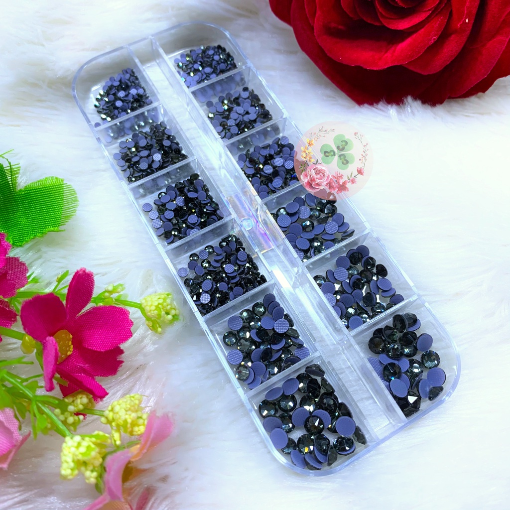 Đá nail - Mã SNG 820 . Đá Chân Lưới "Black D.A.M" 16 khía siêu bắt sáng, đính trang trí móng siêu lấp lánh.