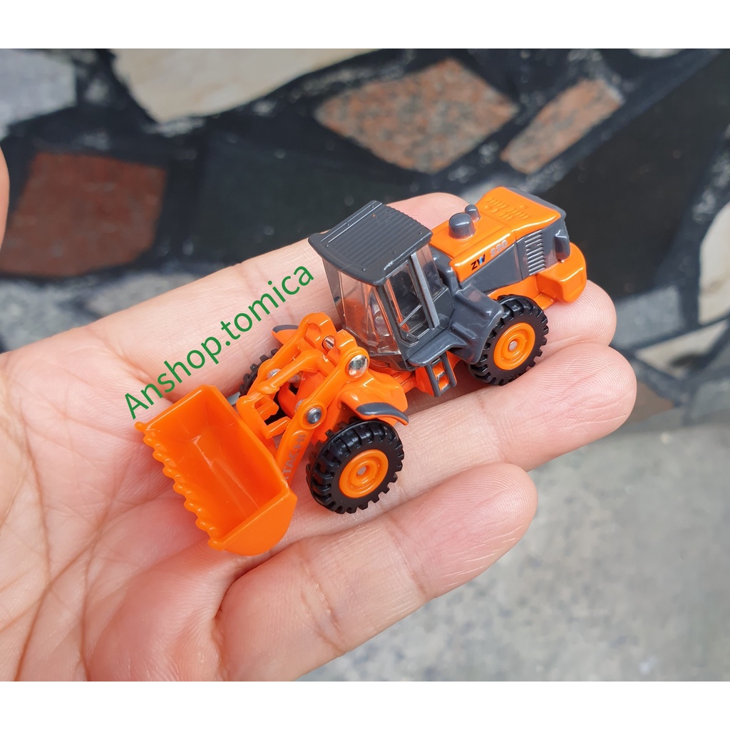 Mô hình xe xúc màu cam tomica Nhật Bản