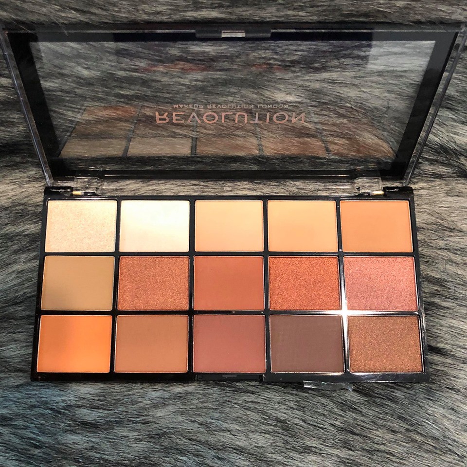 Bảng Phấn Mắt Revolution 15 Màu