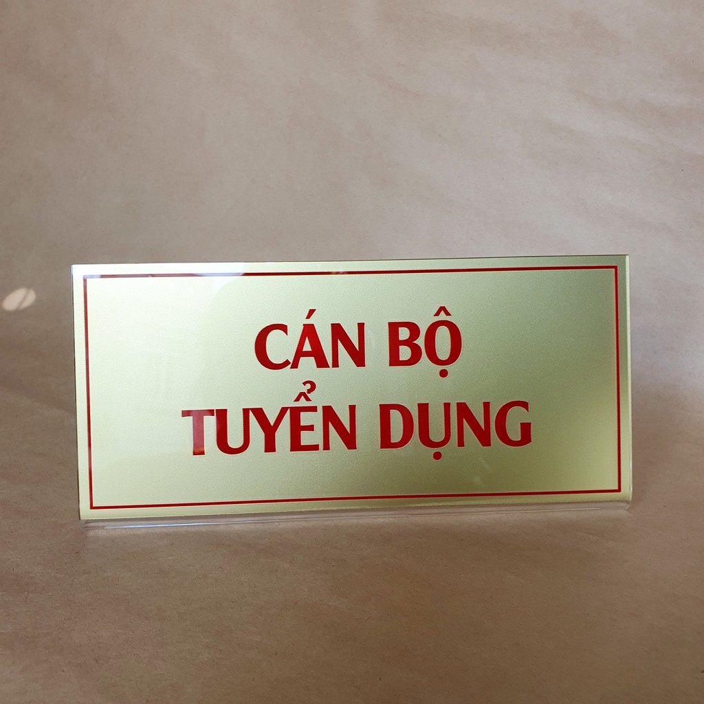 Biển chức danh mica - Lên file thiết kế miễn phí và in ấn theo yêu cầu