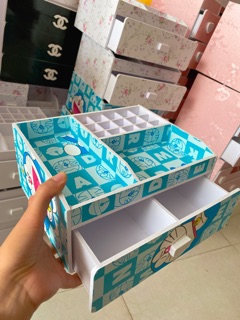 Kệ mỹ phẩm nhỏ doraemon 25cm