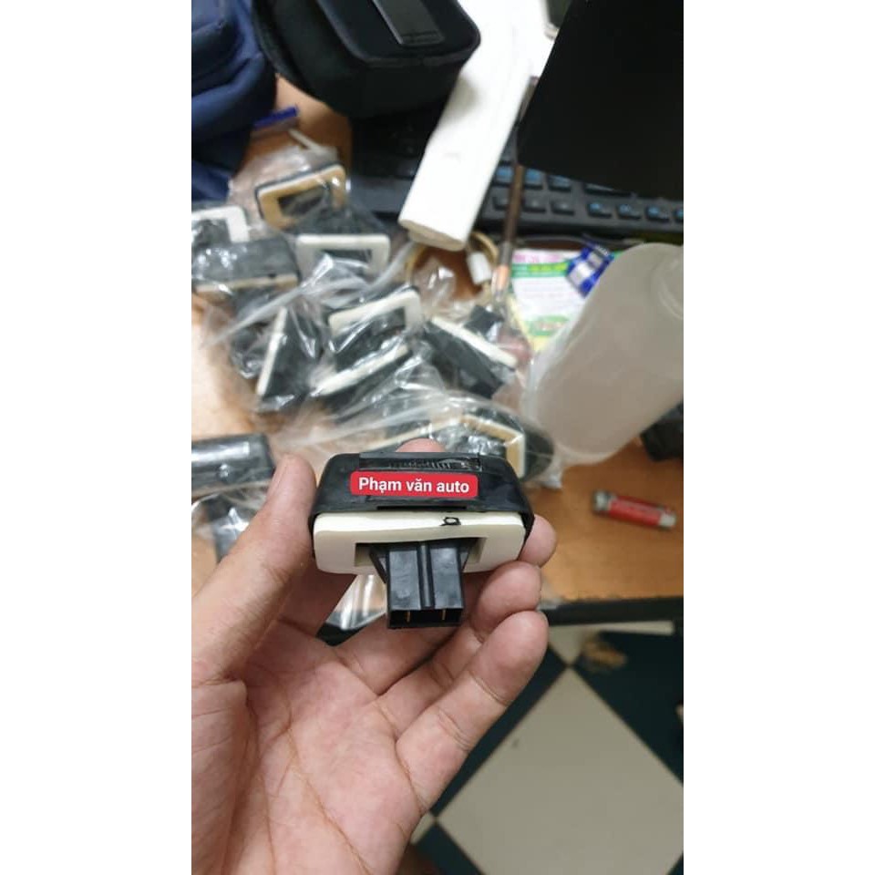 Đèn soi biển số Ford Transit CHÍNH HÃNG mã 86VB13550AK Phạm Văn auto