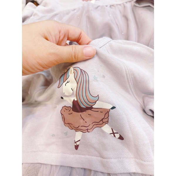 Váy H M da cá chân ren