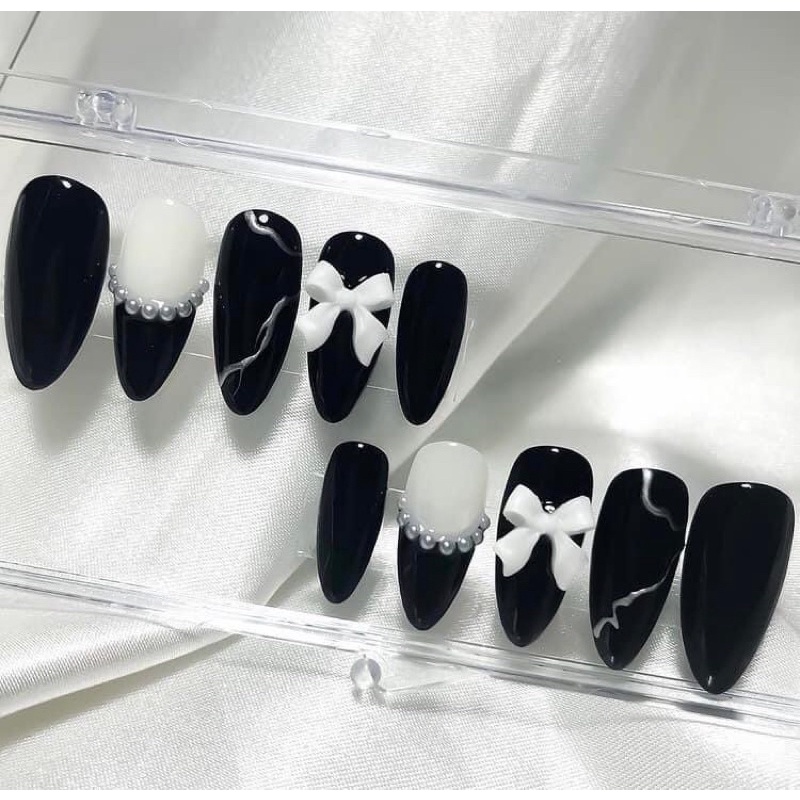 Nailbox thiết kế đen gắn nơ