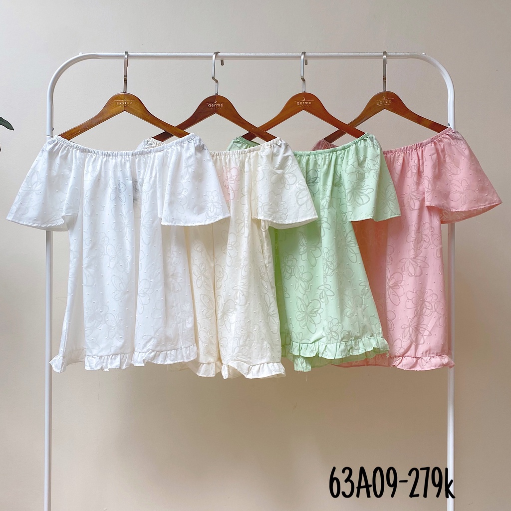 Áo trễ vai in hoa chìm gấu bèo tay loe chấm bi hạt 63a09 by germe