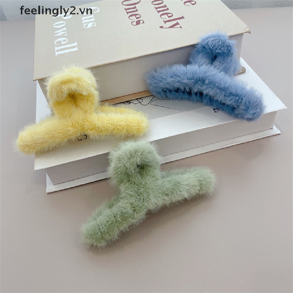 Kẹp tóc acrylic phối vải lông thanh lịch thời trang dành cho nữ