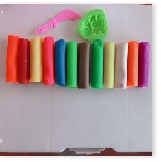 Đất Nặn Xô 12 màu 1 Hộp