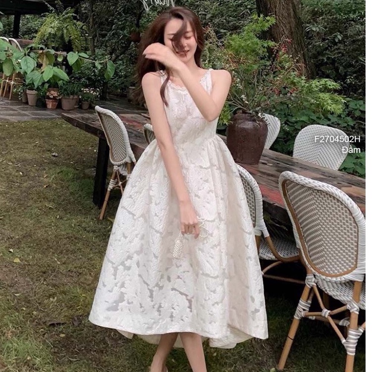 Đầm maxi ren nổi dáng xòe lệch tà cổ kết hạt 2 dây sát nách!