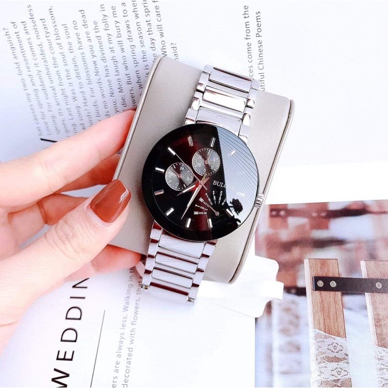 Đồng hồ nam Bulova .