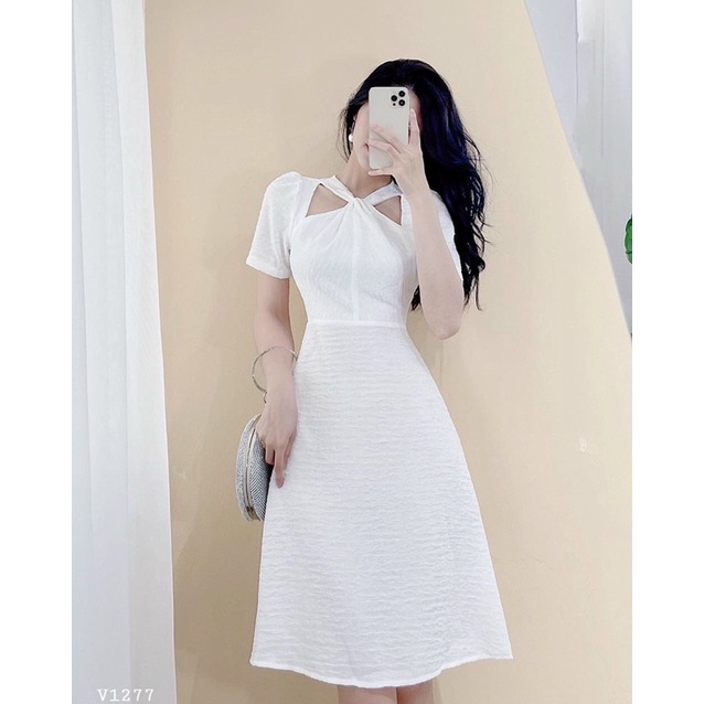 Đầm dự tiệc dạo phố khoét vai cổ yếm tiểu thư Namin