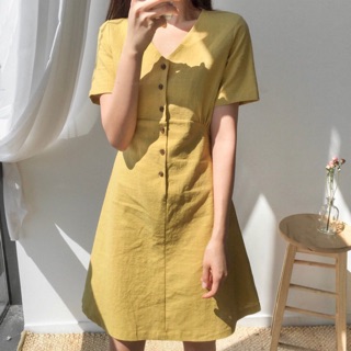 Đầm váy vàng nhúng ngực (kèm hình thật)