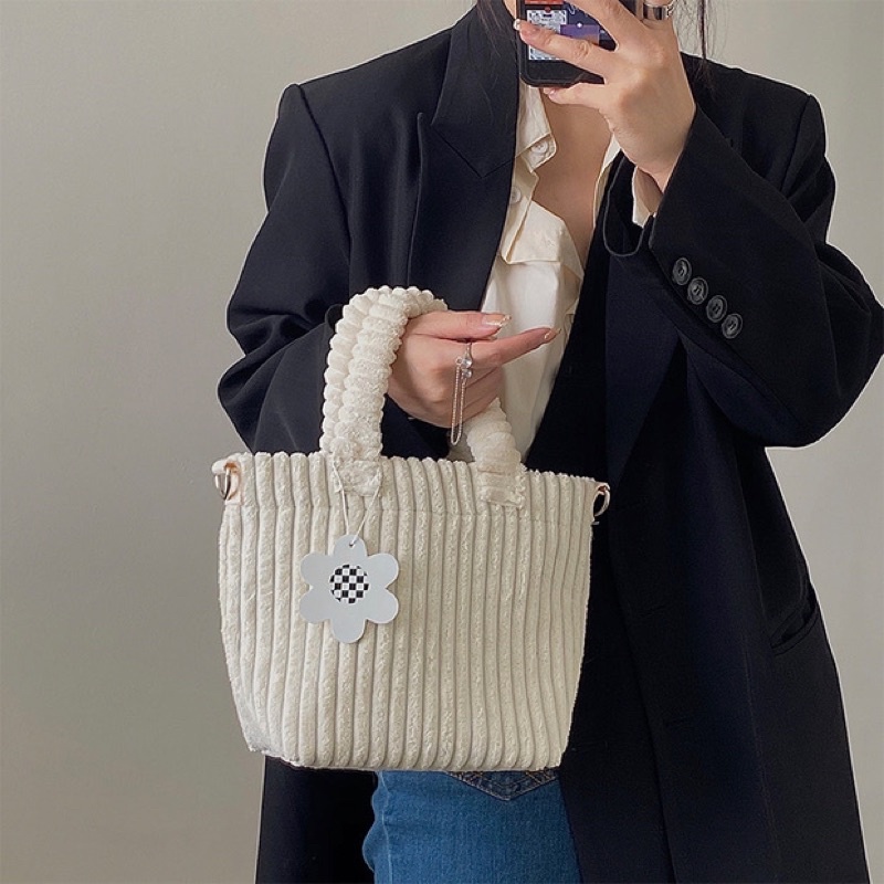 Túi chéo mini tag hoa