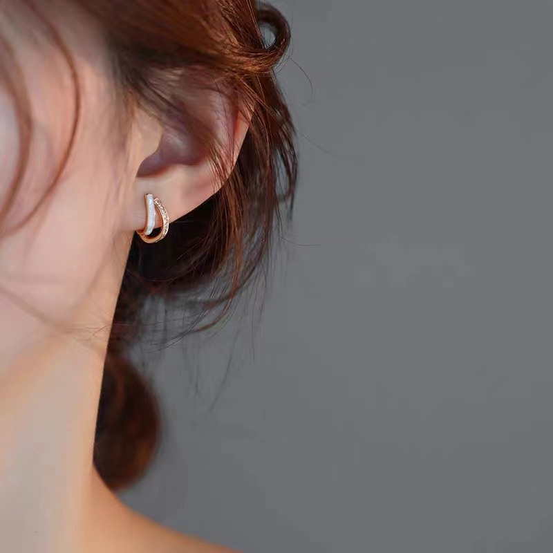 Bông tai tròn đính đá chữ V song song đôi cho nữ hiện đại