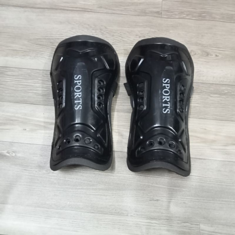 Dụng cụ bảo vệ ống đồng CLB Sport có dây đeo