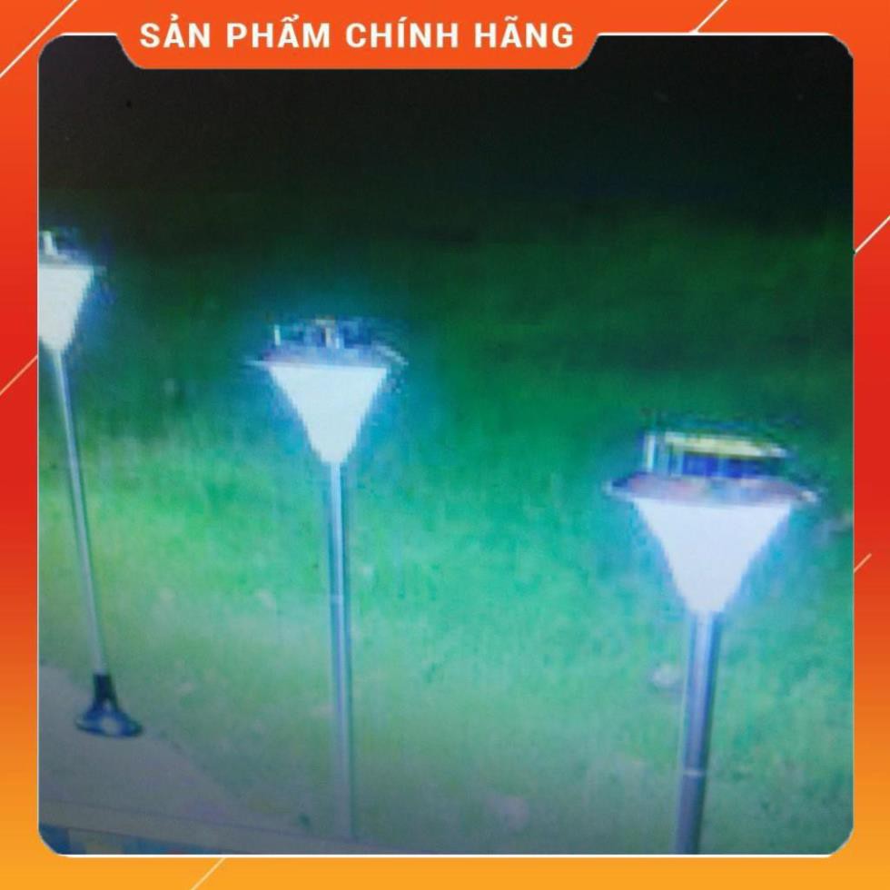 Đèn năng lượng mặt trời sân vườn