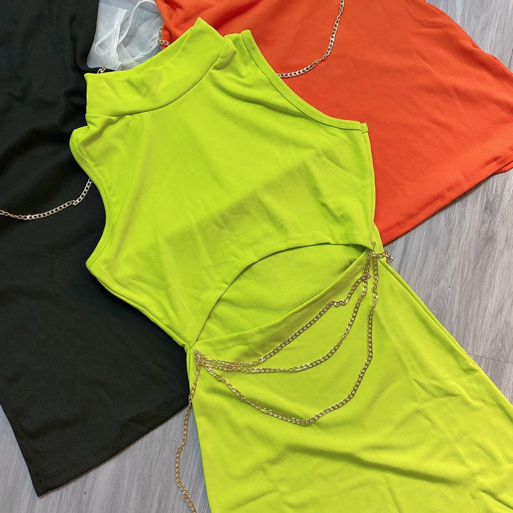 Đầm khoét eo đính dây xích ôm body UK2110211