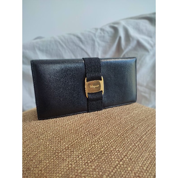 Ví dài của nữ hiệu Salvatore Ferragamo
