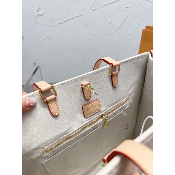 Túi xách LV ON THE GO SUPER