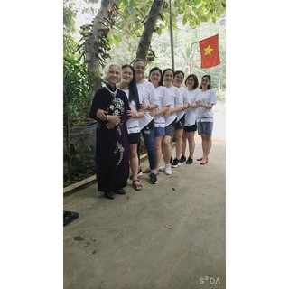 Áo phông thiết kế unisex