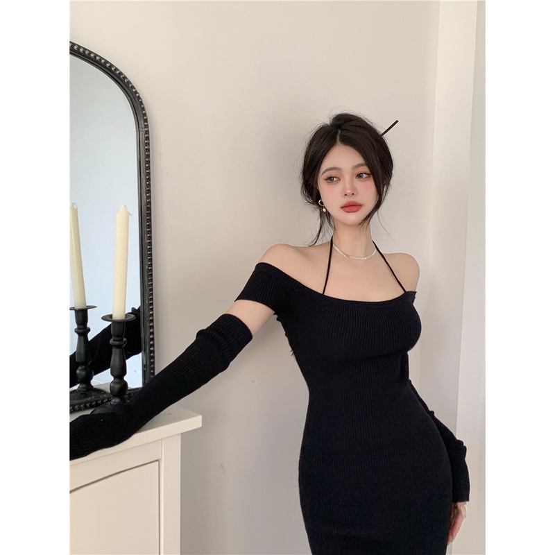 Đầm hở lưng chất vải len tăm