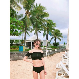 Bikini trễ vai bánh bèo