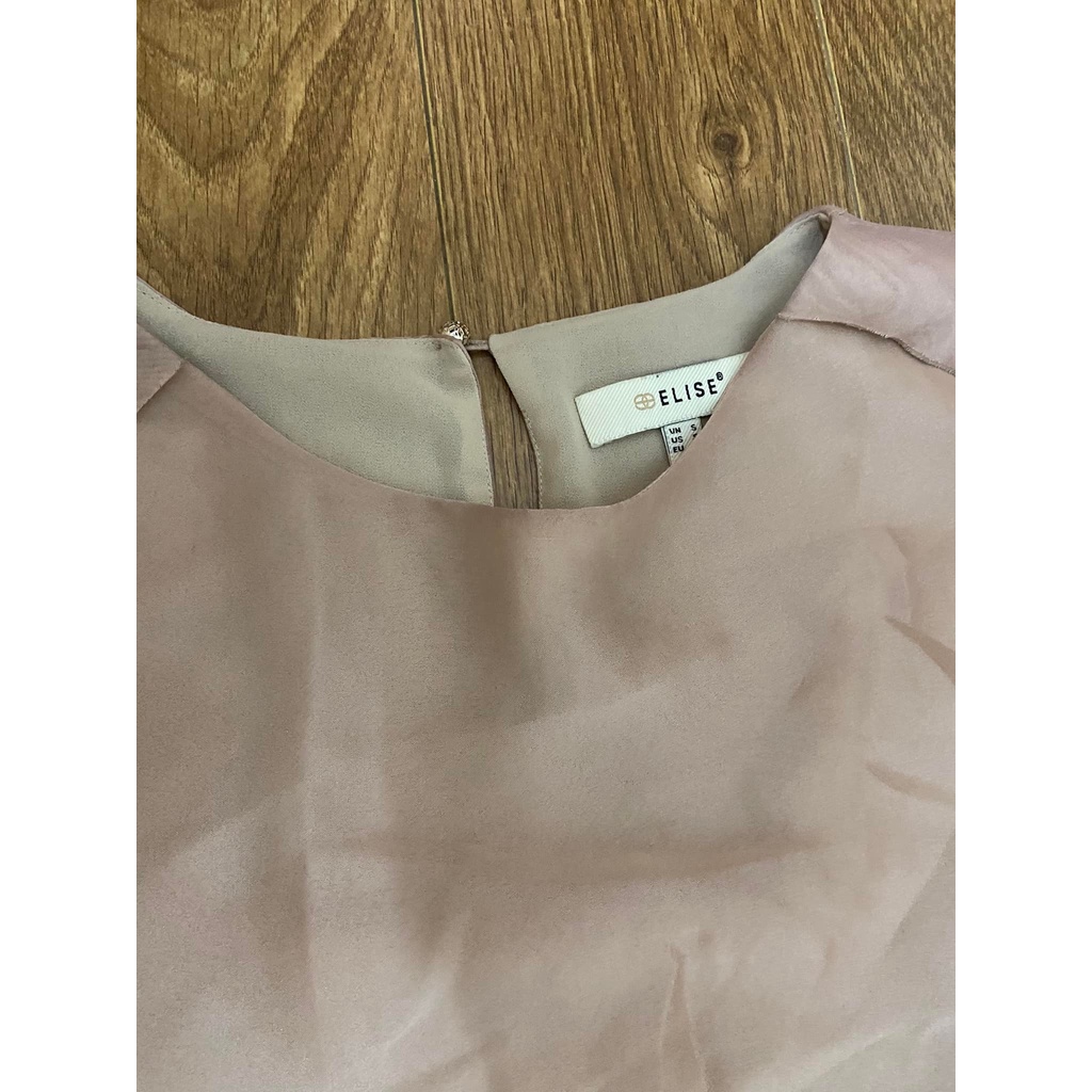 Áo elise size S, phom M cũng vừa. Mới 98%