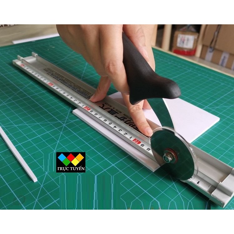 Thước nhôm chống trơn trượt