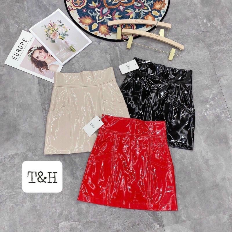 chân váy da bóng cạp cao