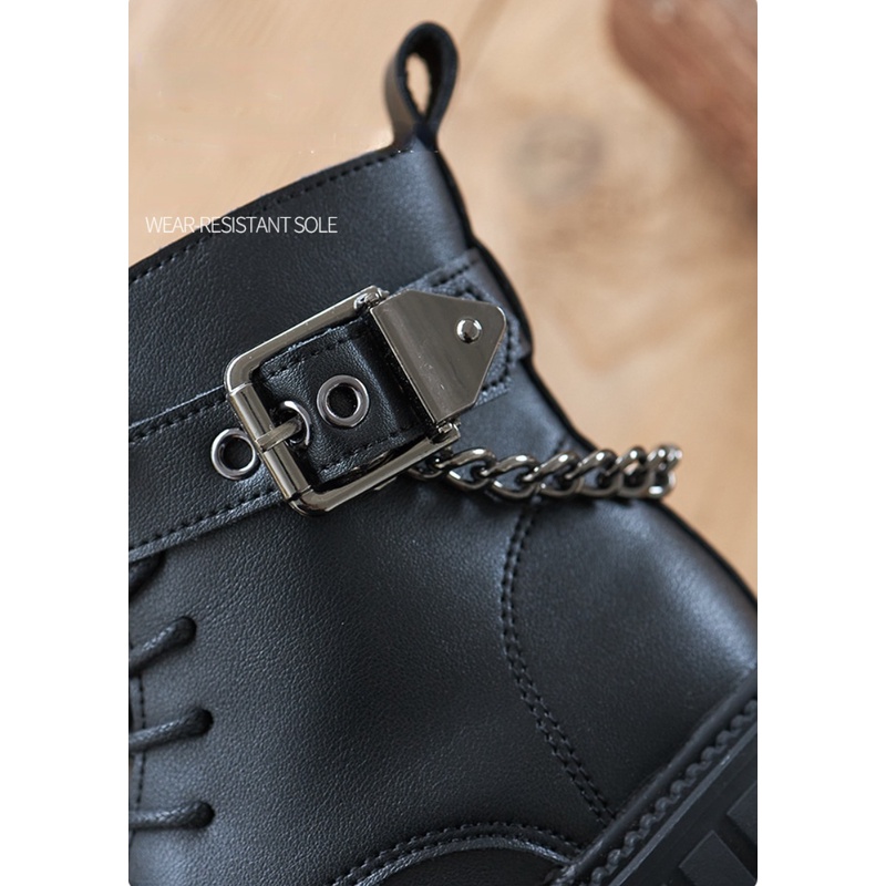 Giày bốt da đế mềm phối chuỗi xích kim loại kiểu Anh thời trang thu đông cho bé