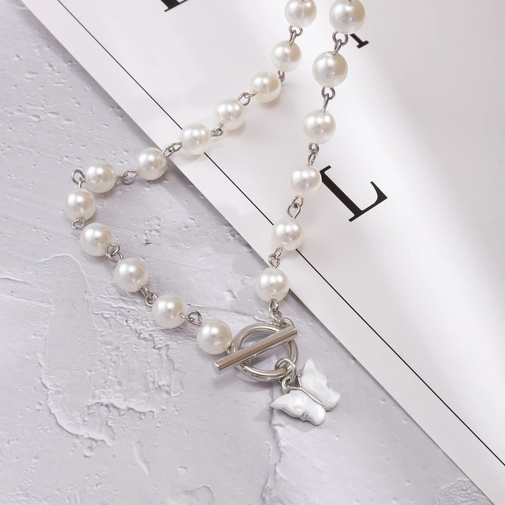 Vòng Tay Chuỗi Hạt Ngọc Trai Mặt Hình Bướm Mini Bằng Acrylic Thời Trang Cho Nữ