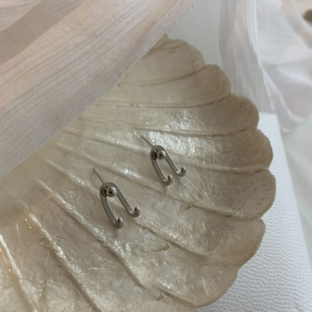 Khuyên tai kiểu dáng độc đáo phong cách Hàn Quốc thời trang cá tính cho nữ